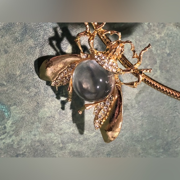 Natasha gold plated clear stone oversized bug pendant choker style necklace - Picture 7 of 10